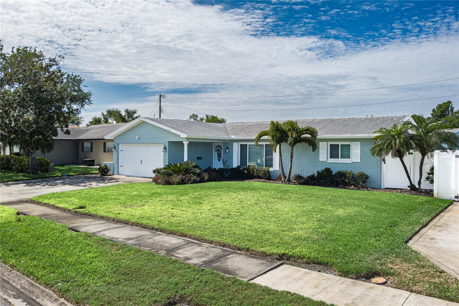 HOLIDAY PARK 7TH ADD - Residential