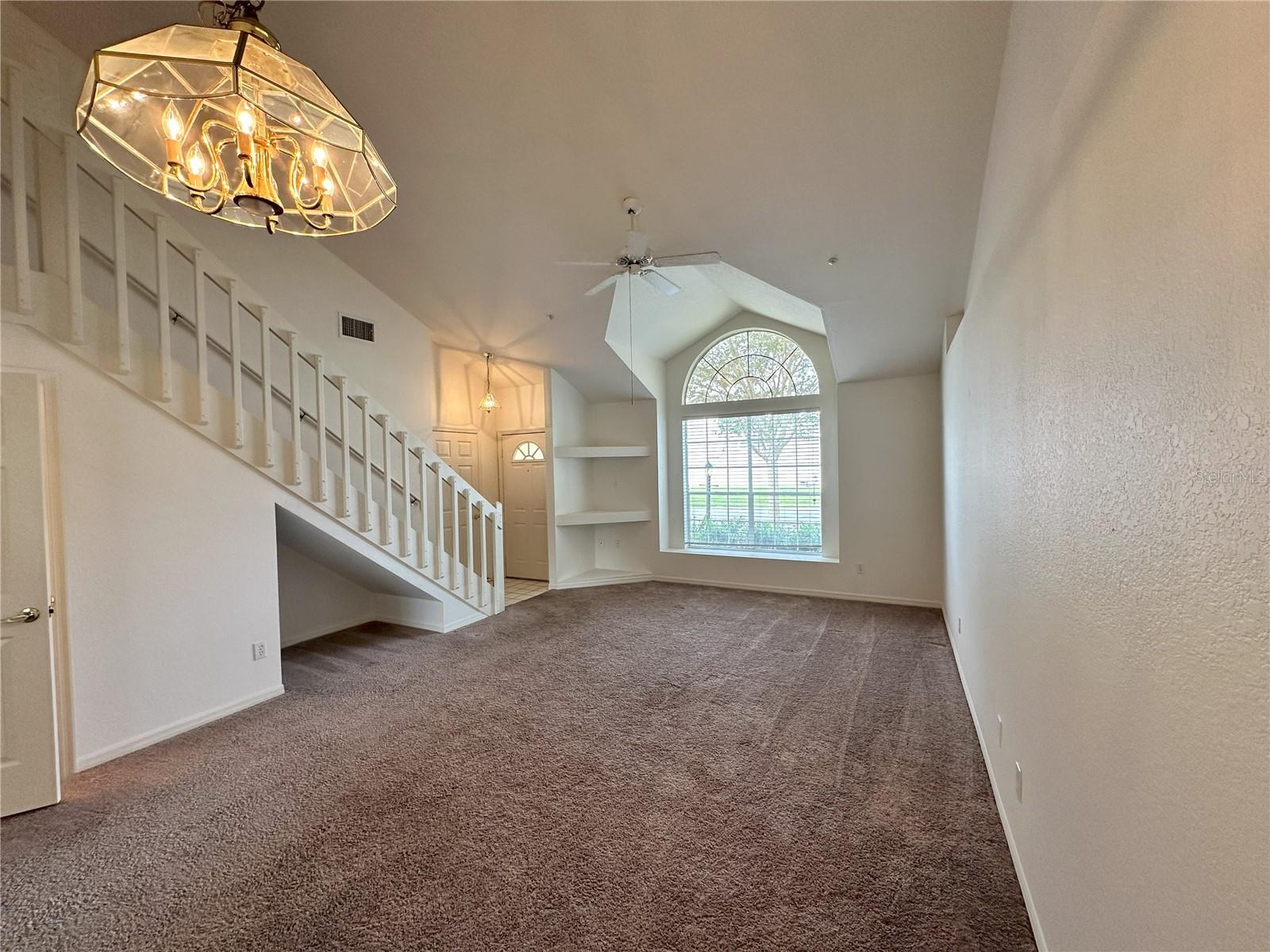 3352 HAMLET LOOP