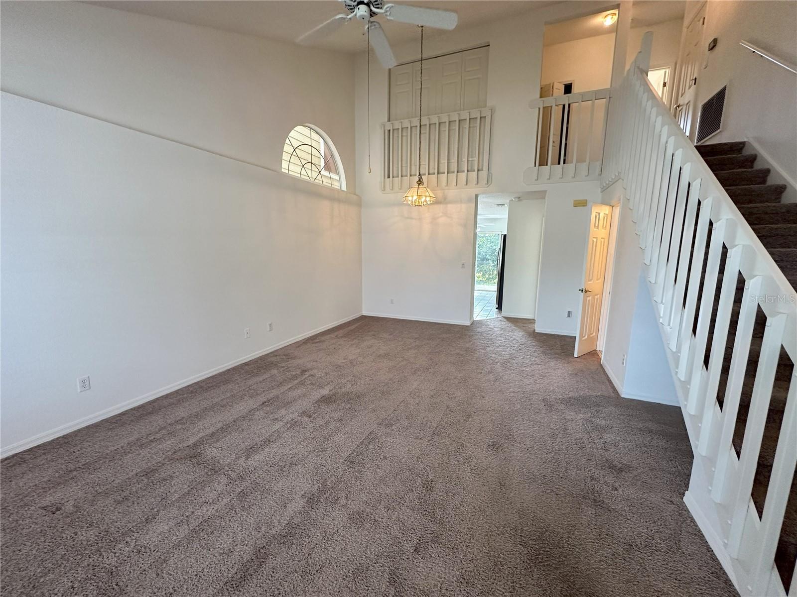 3352 HAMLET LOOP