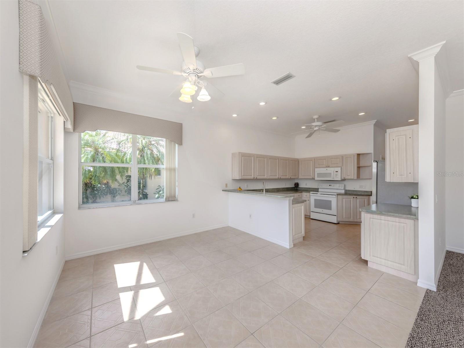 THE LAKES OF JACARANDA - Residential