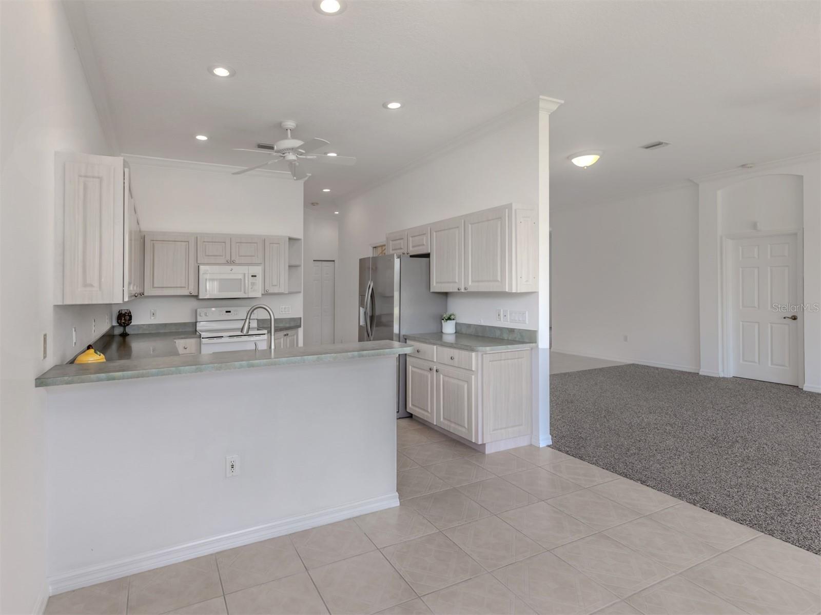 THE LAKES OF JACARANDA - Residential