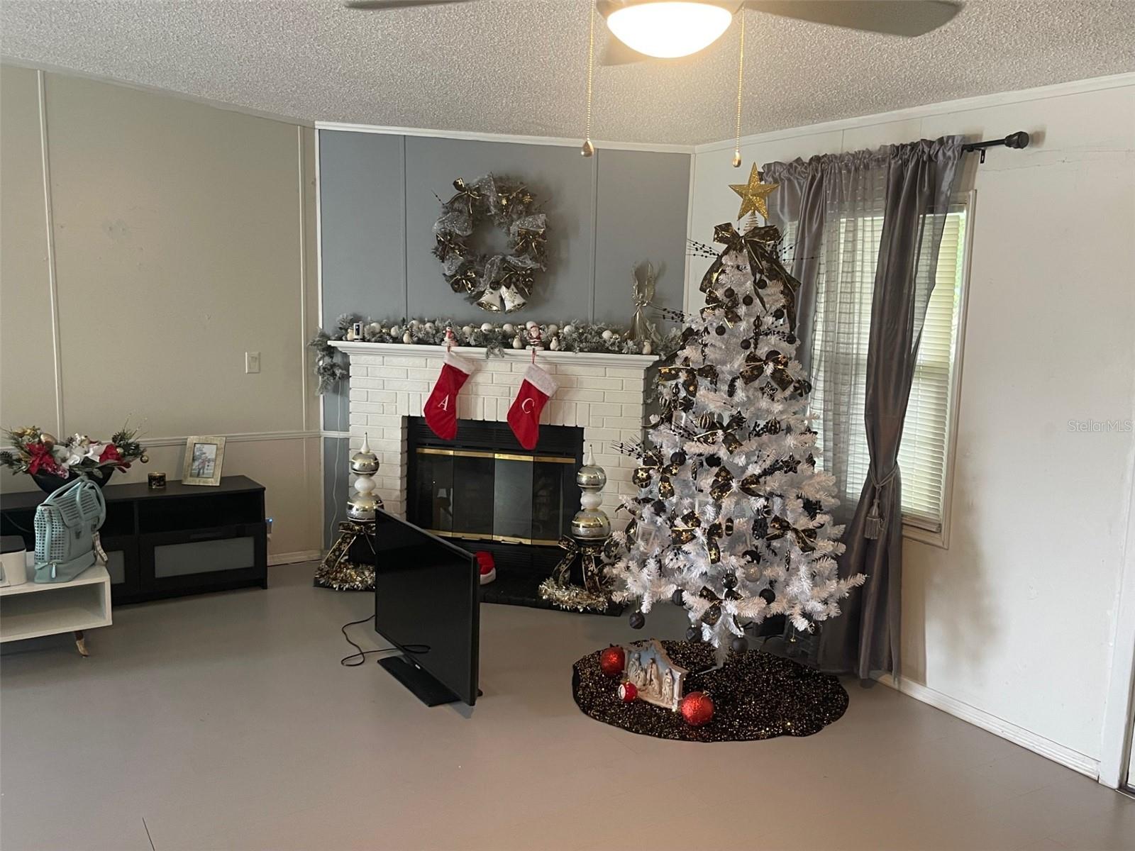 LYNNWOOD ESTATES - Residential