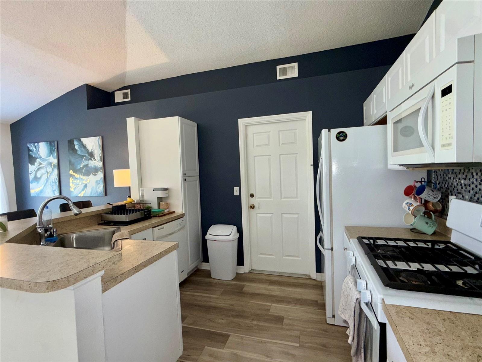 PINE RIDGE HOLLOW PH 02 - Residential