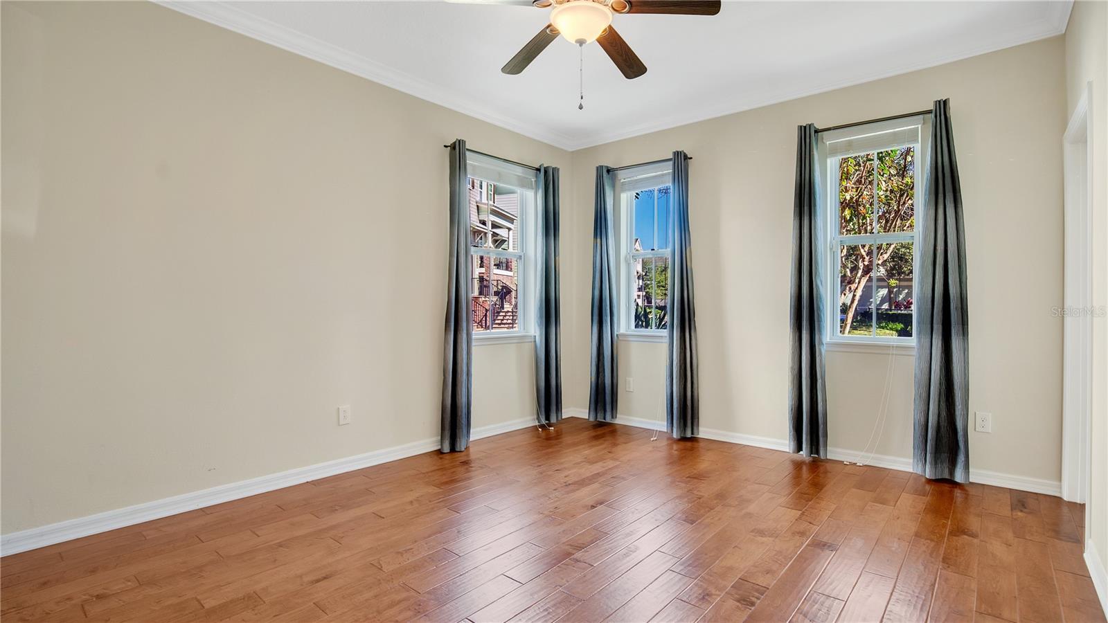 HAMPTONS - SECOND REP - Residential Lease