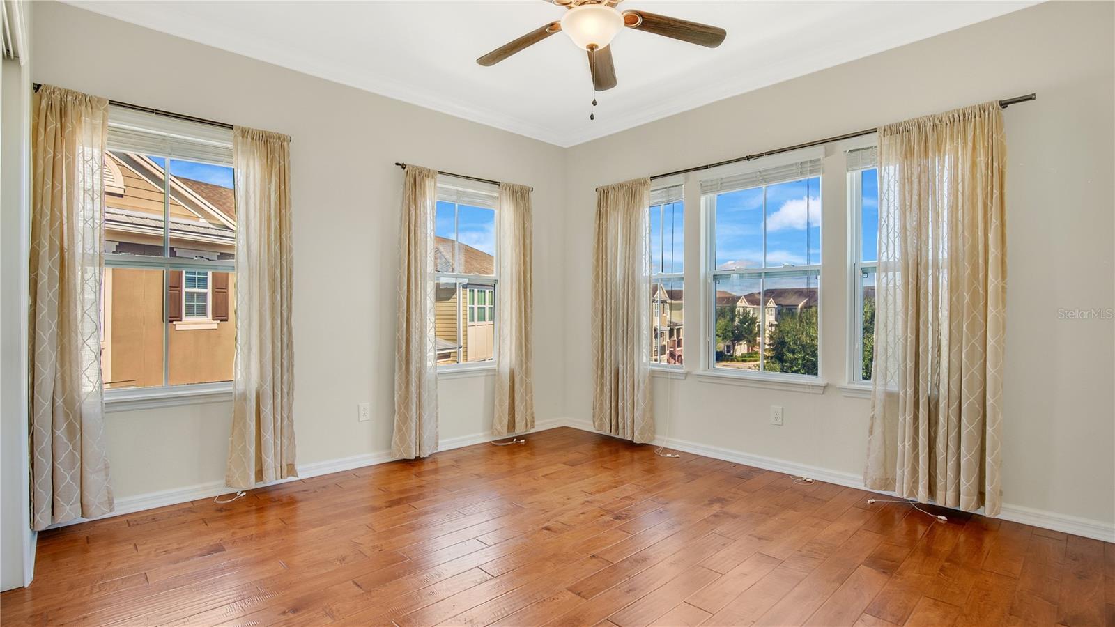 HAMPTONS - SECOND REP - Residential Lease