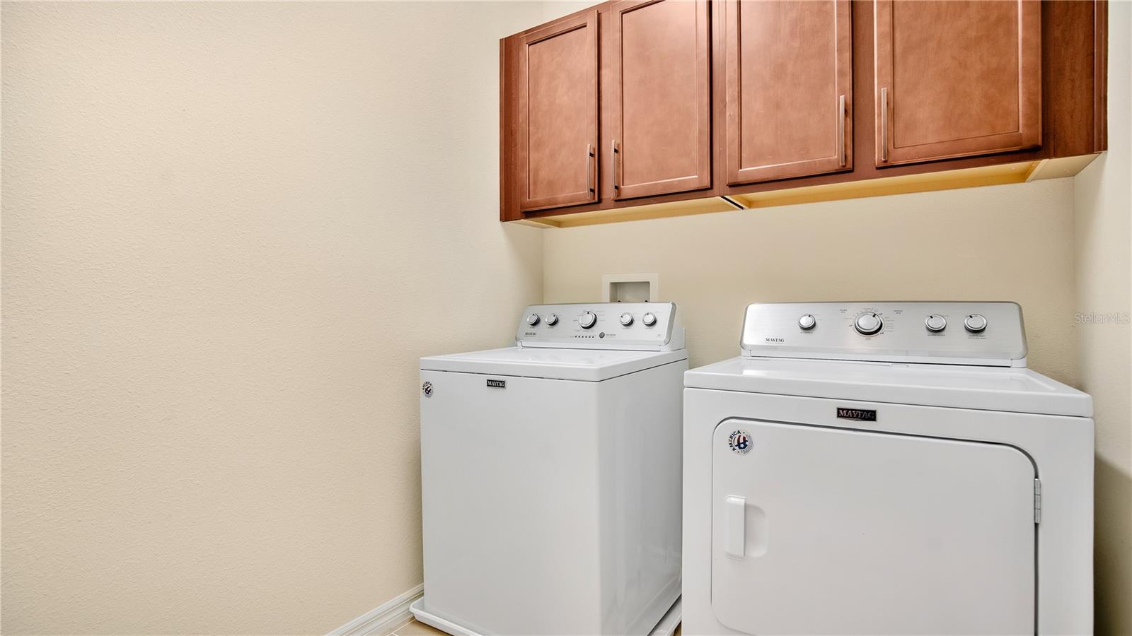 HAMPTONS - SECOND REP - Residential Lease