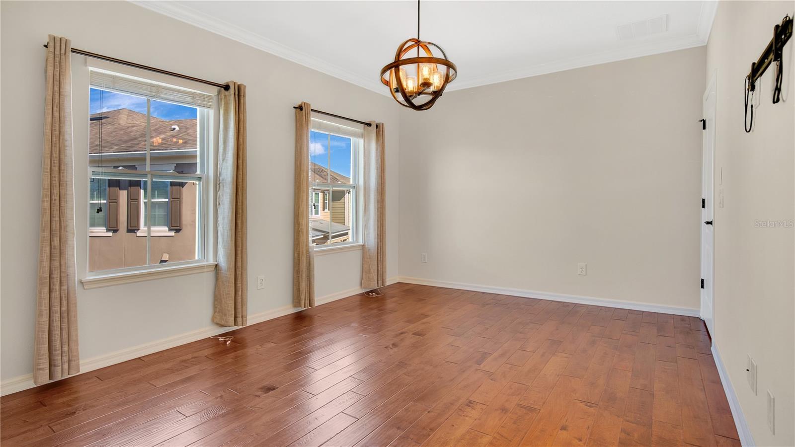 HAMPTONS - SECOND REP - Residential Lease