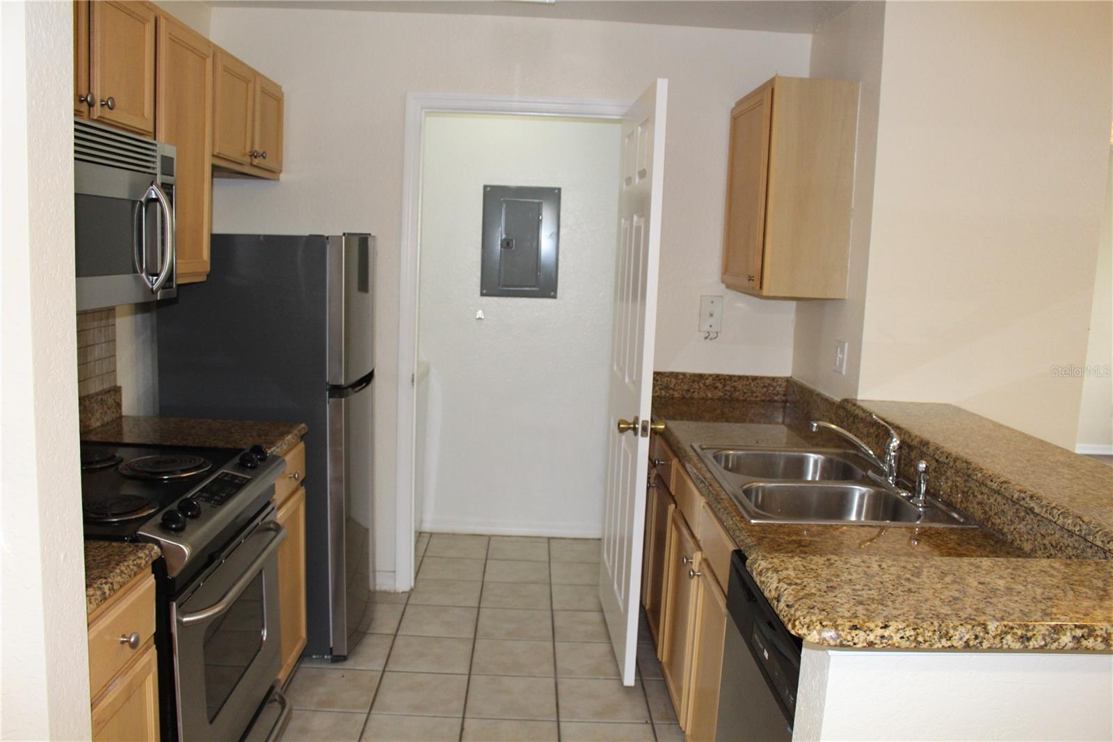 ENTERPRISE COVE - Residential Lease