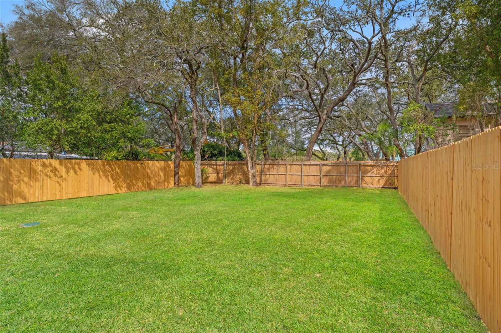 TUXEDO PARK - Residential