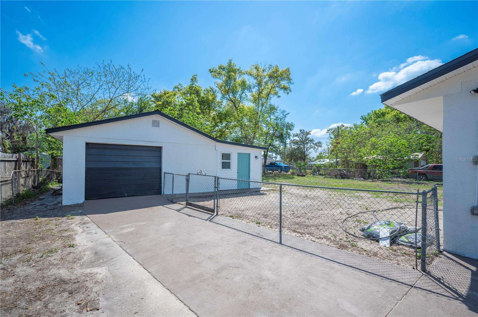 NOT IN A SUBDIVISON - Residential