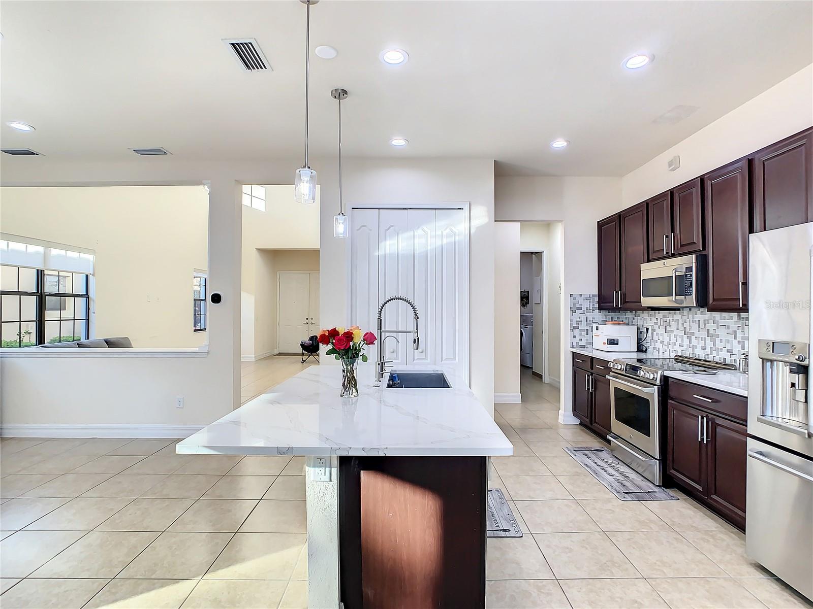 EAGLE CRK PH 01 VILLAGE G - Residential Lease