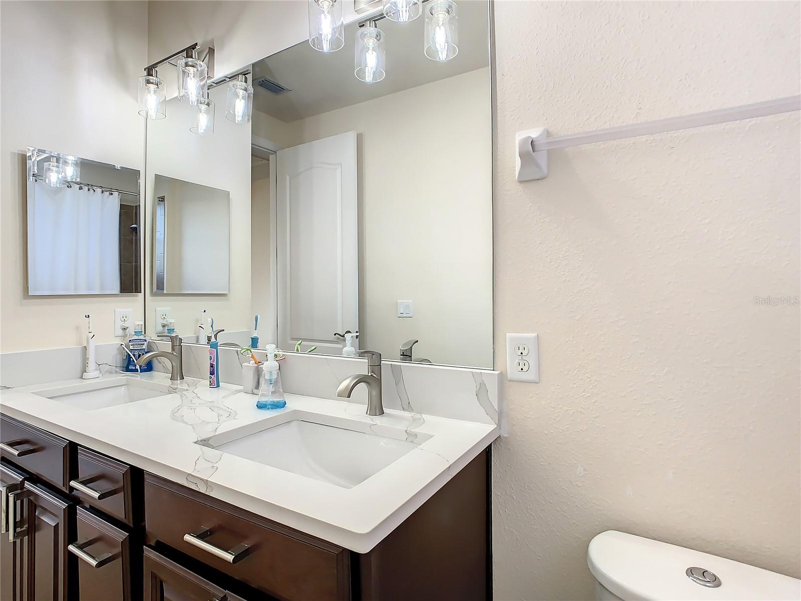 EAGLE CRK PH 01 VILLAGE G - Residential Lease
