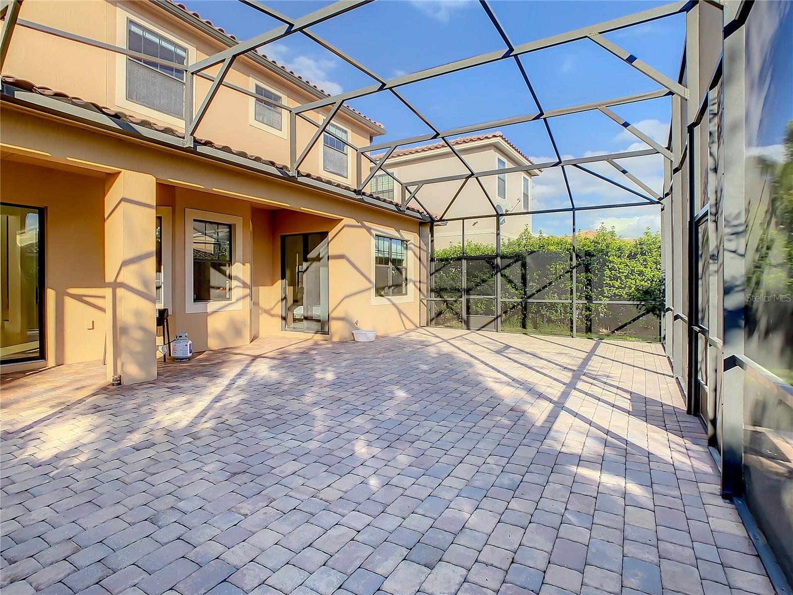 EAGLE CRK PH 01 VILLAGE G - Residential Lease