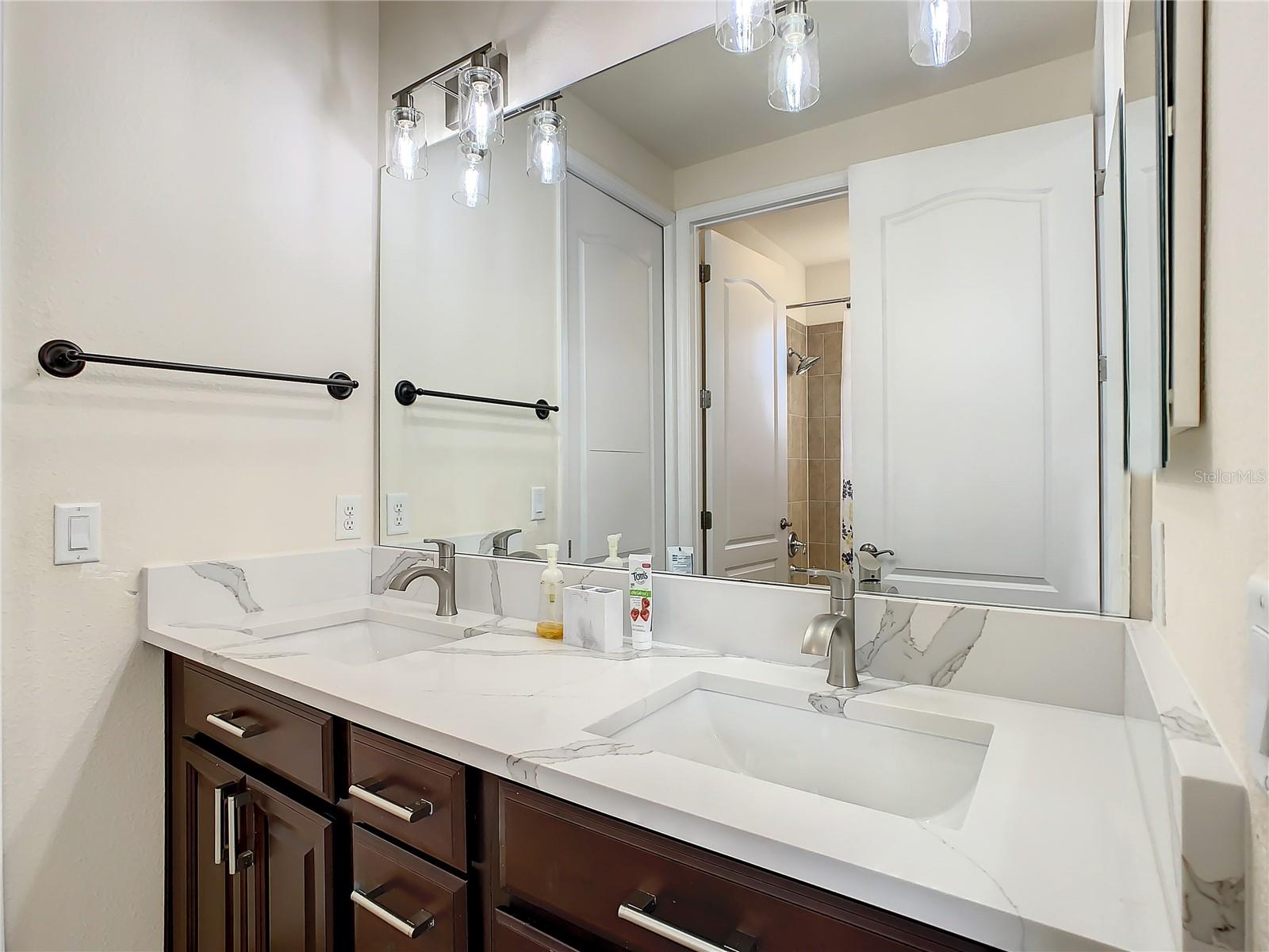 EAGLE CRK PH 01 VILLAGE G - Residential Lease