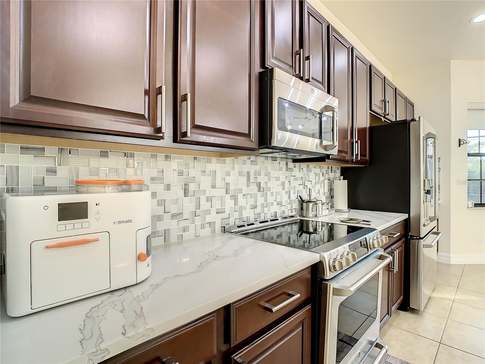 EAGLE CRK PH 01 VILLAGE G - Residential Lease