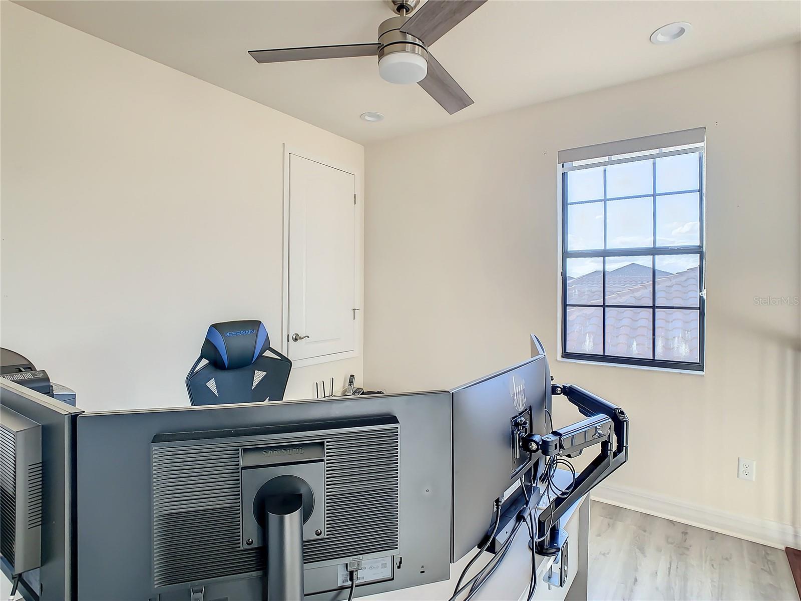 EAGLE CRK PH 01 VILLAGE G - Residential Lease