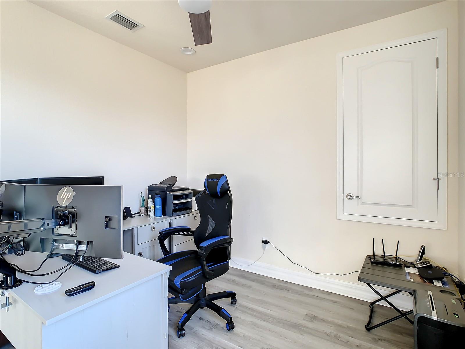 EAGLE CRK PH 01 VILLAGE G - Residential Lease