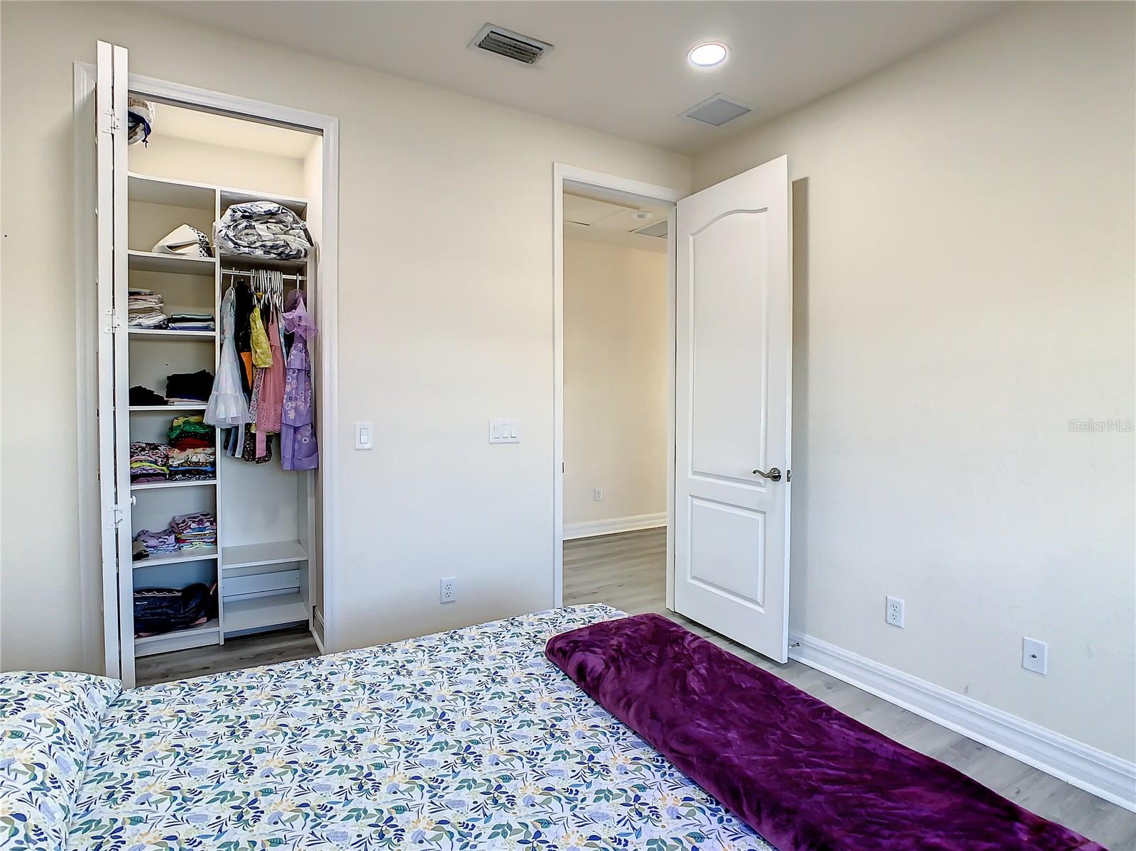 EAGLE CRK PH 01 VILLAGE G - Residential Lease