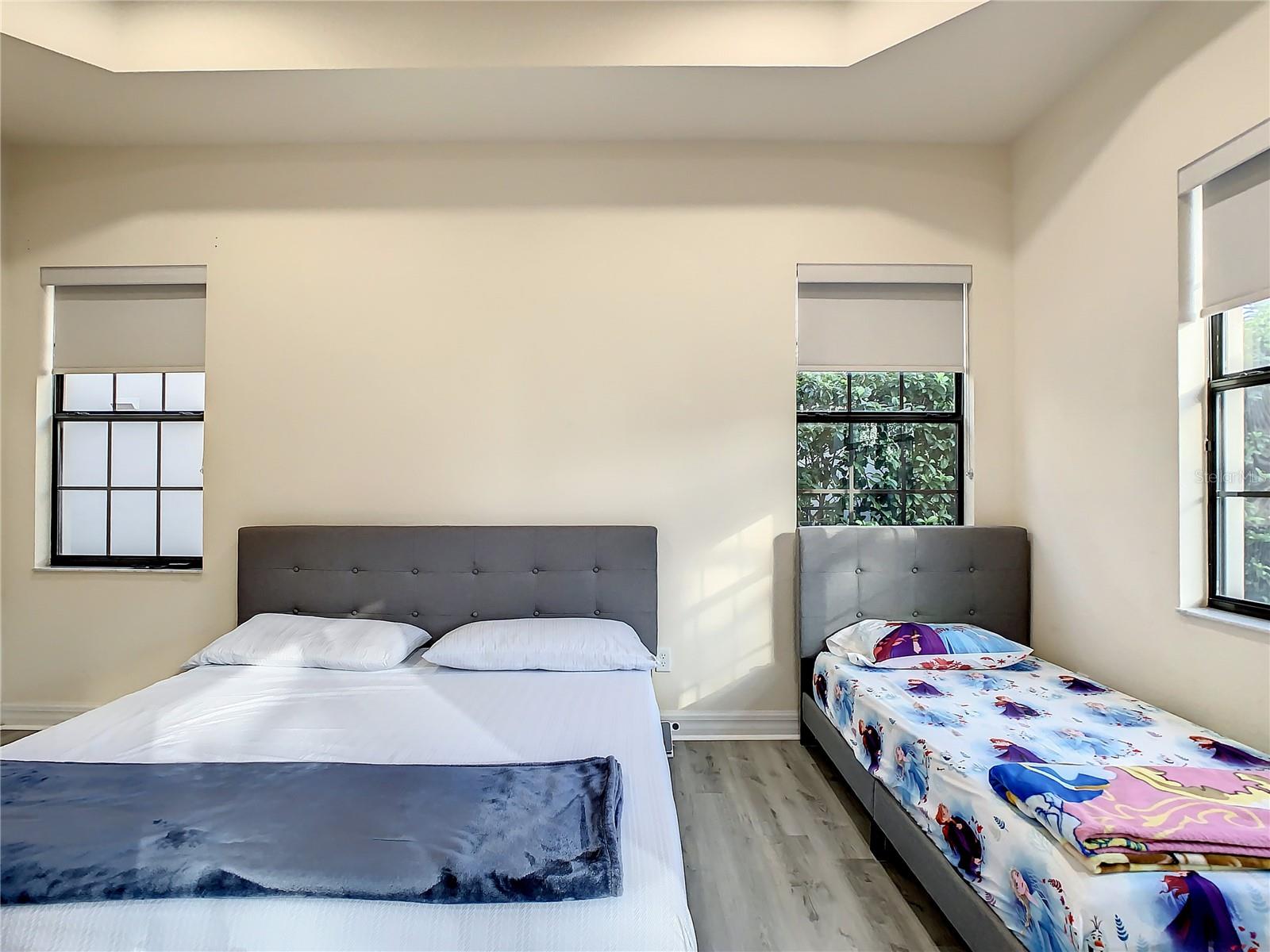 EAGLE CRK PH 01 VILLAGE G - Residential Lease