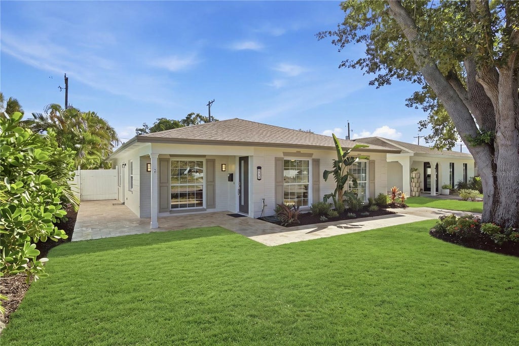 Photo of 615 E Davis Boulevard, Tampa, FL 33606 (MLS # TB8545230)