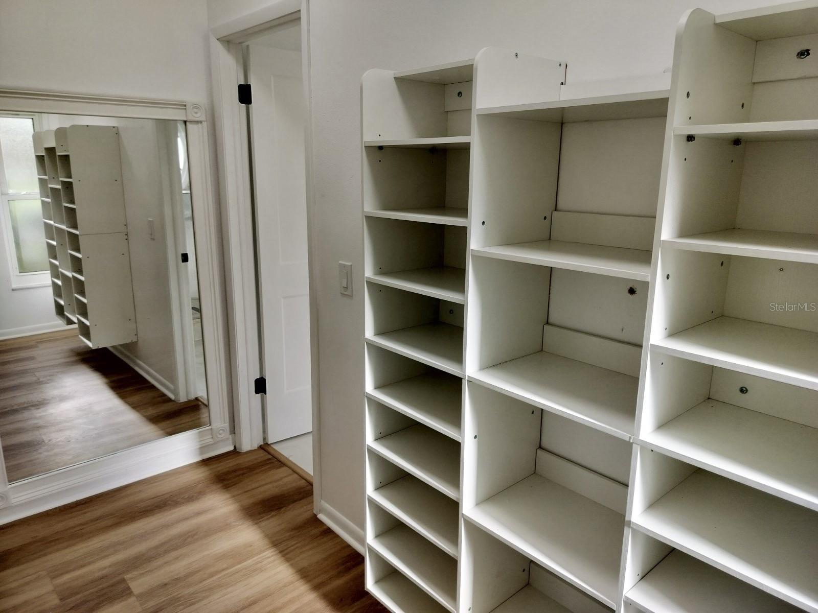 BLOOMINGDALE OAKS - Residential