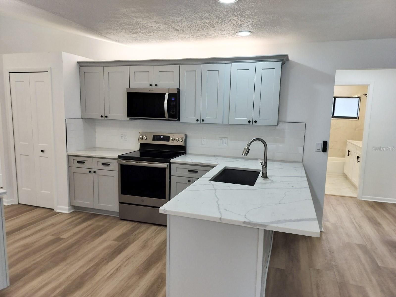 BLOOMINGDALE OAKS - Residential