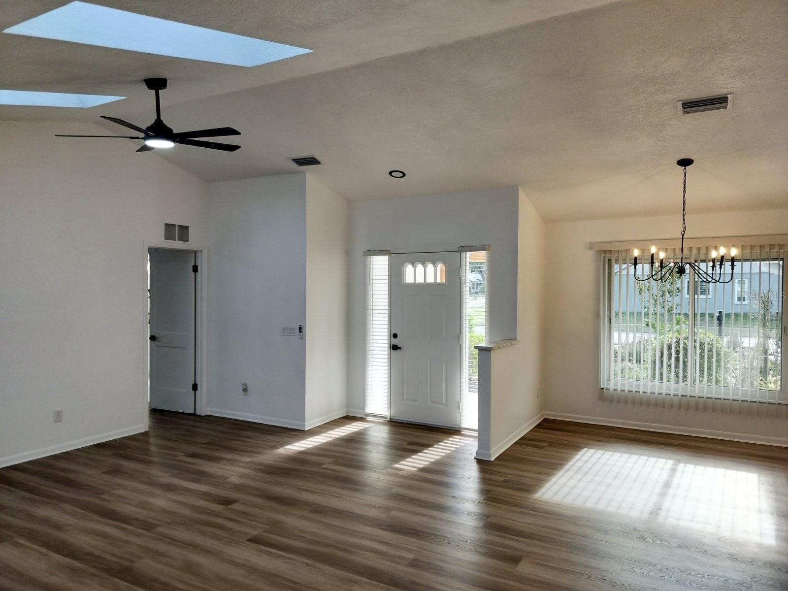 BLOOMINGDALE OAKS - Residential