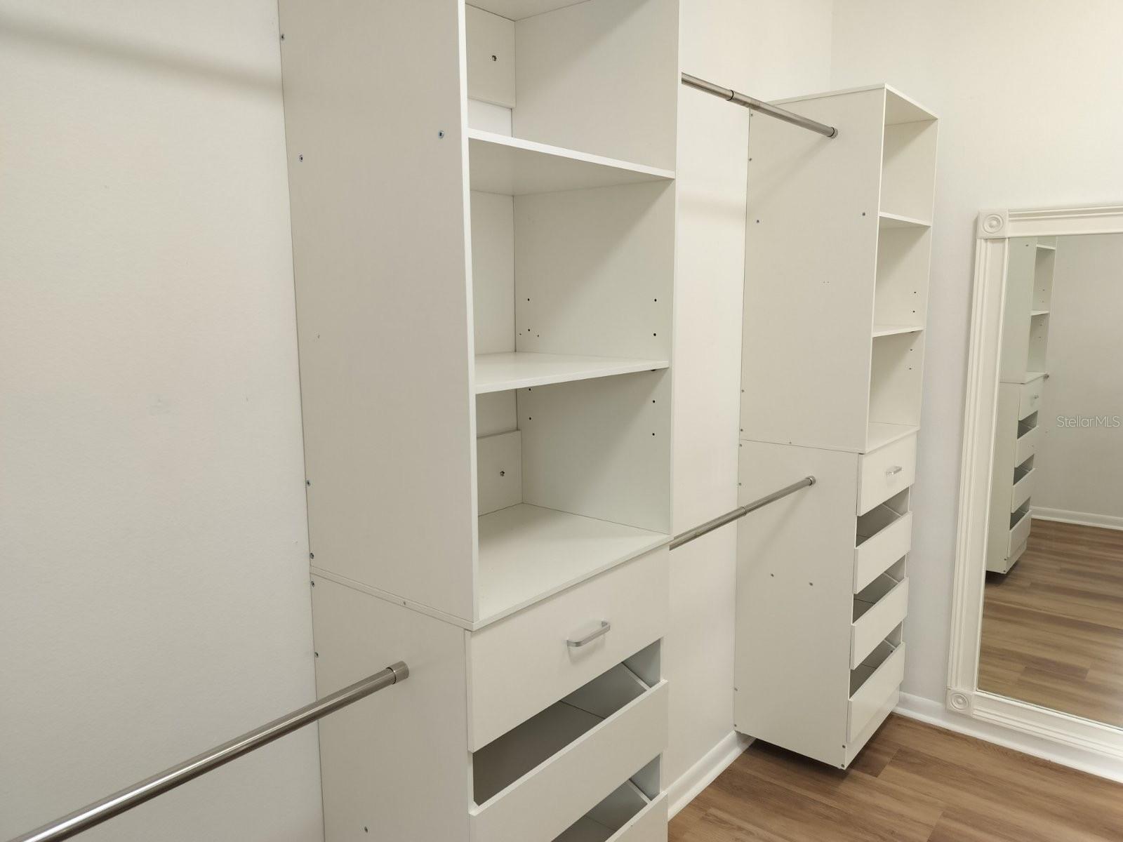 BLOOMINGDALE OAKS - Residential