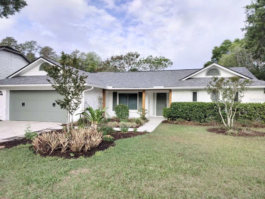 Photo of 3403 Bloomingdale Oaks Drive, Valrico, FL 33596 (MLS # TB8496077)