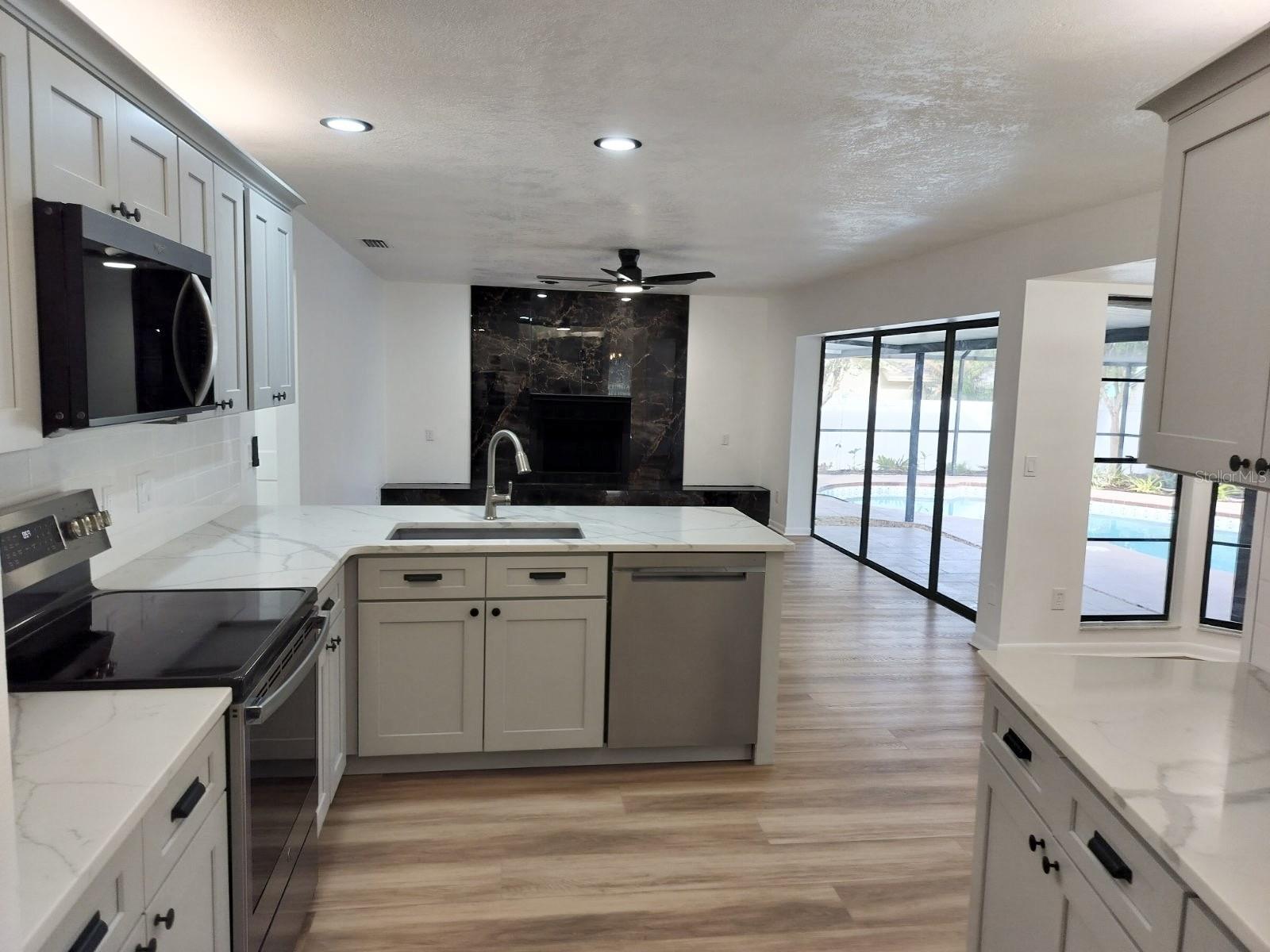 BLOOMINGDALE OAKS - Residential