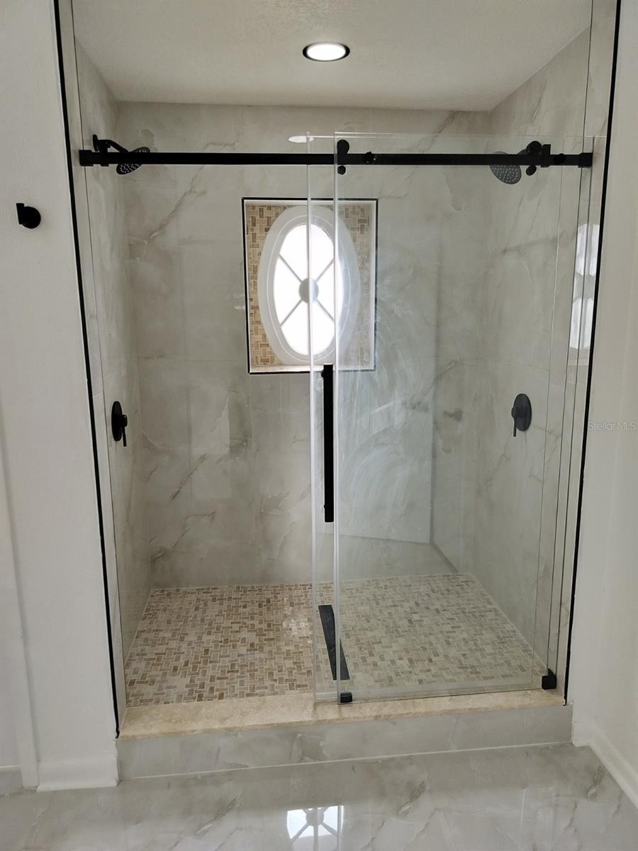 BLOOMINGDALE OAKS - Residential