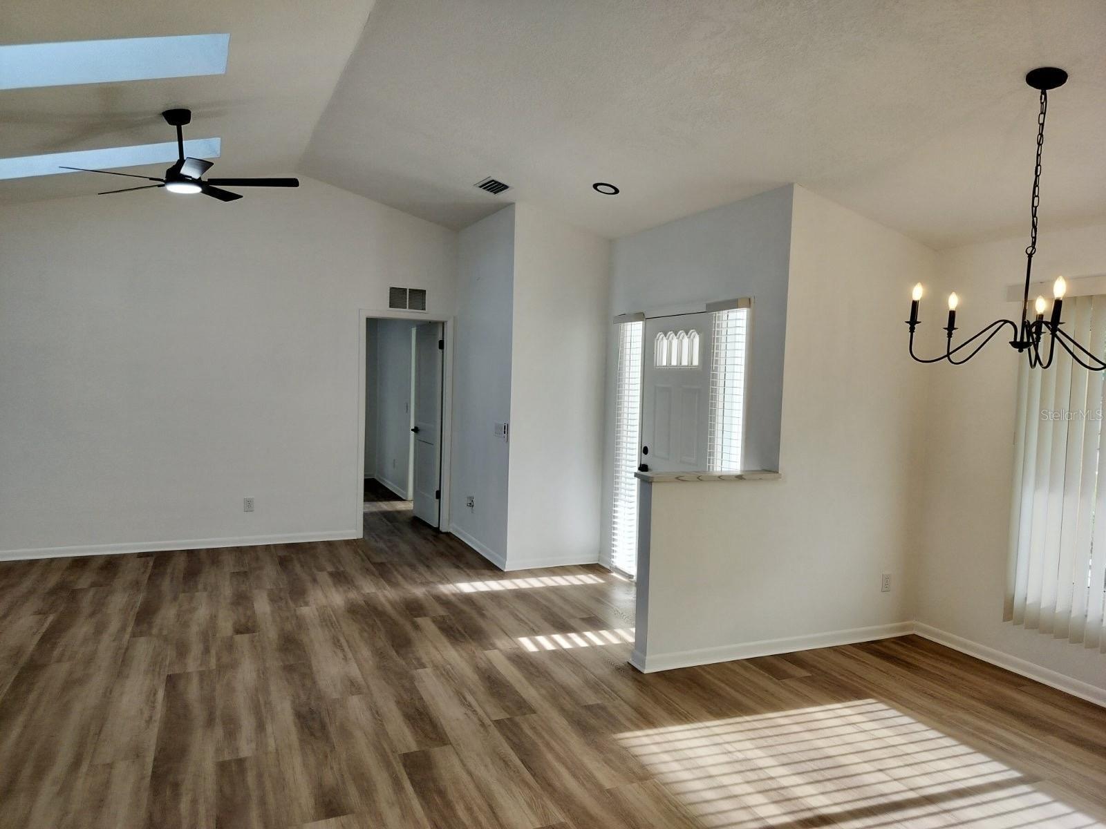 BLOOMINGDALE OAKS - Residential