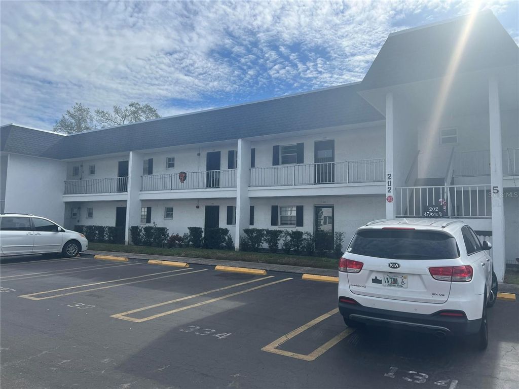 Photo of 202 47th Avenue Drive W #333, Bradenton, FL 34207 (MLS # A4673868)