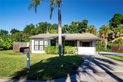 Photo of 1641 Memory Lane, Sarasota, FL 34231 (MLS # A4671198)