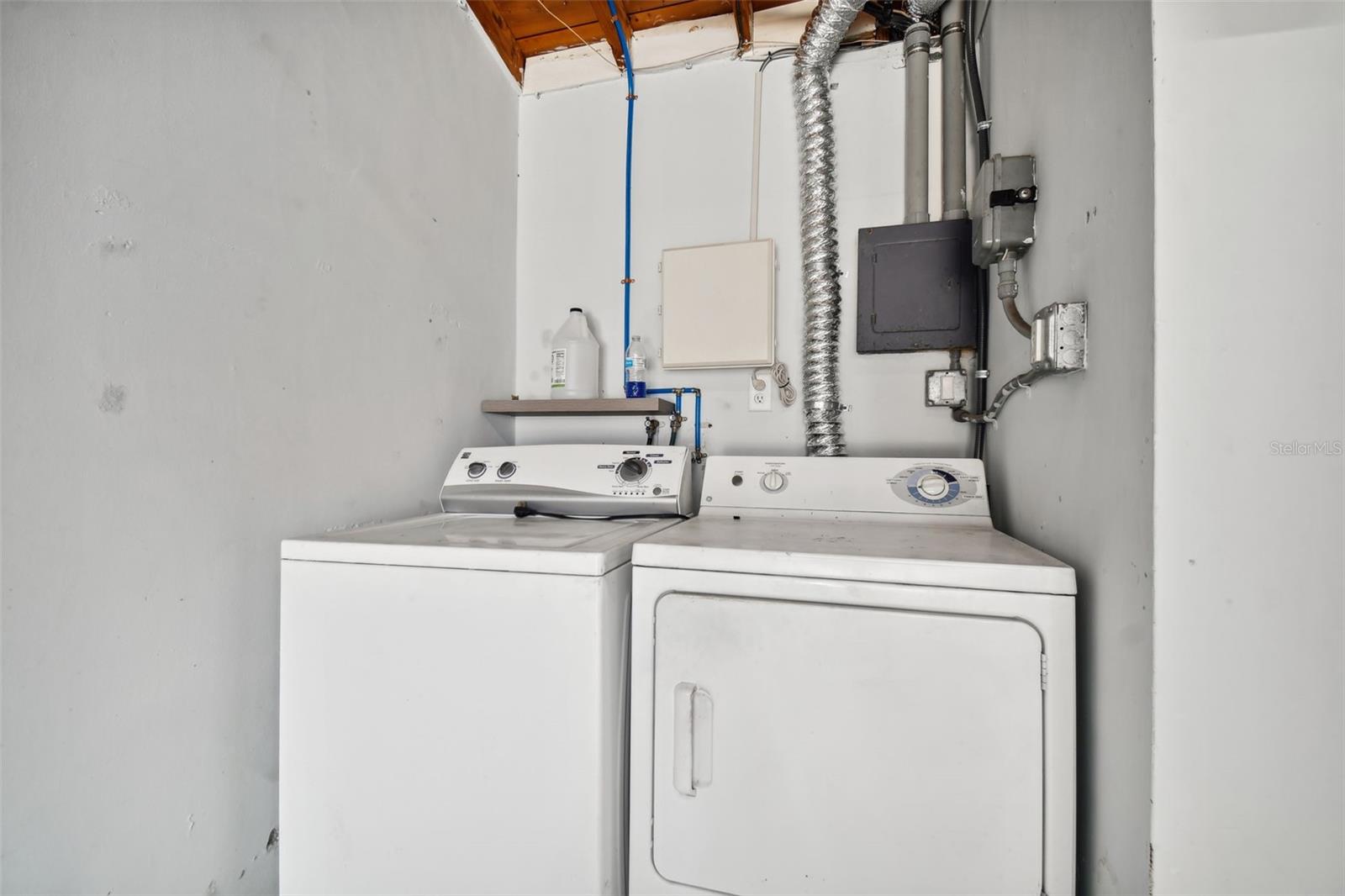 HOLIDAY LAKE ESTATES - Residential