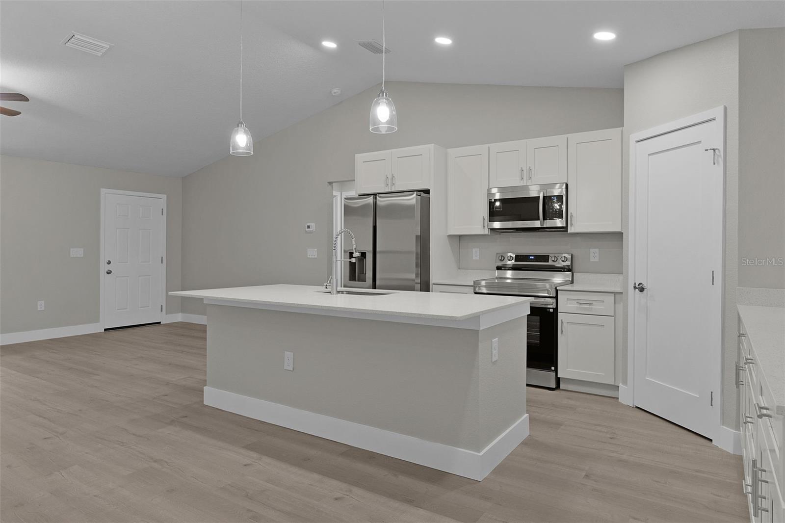 SILVER SPGS SHORES UN 31 - Residential