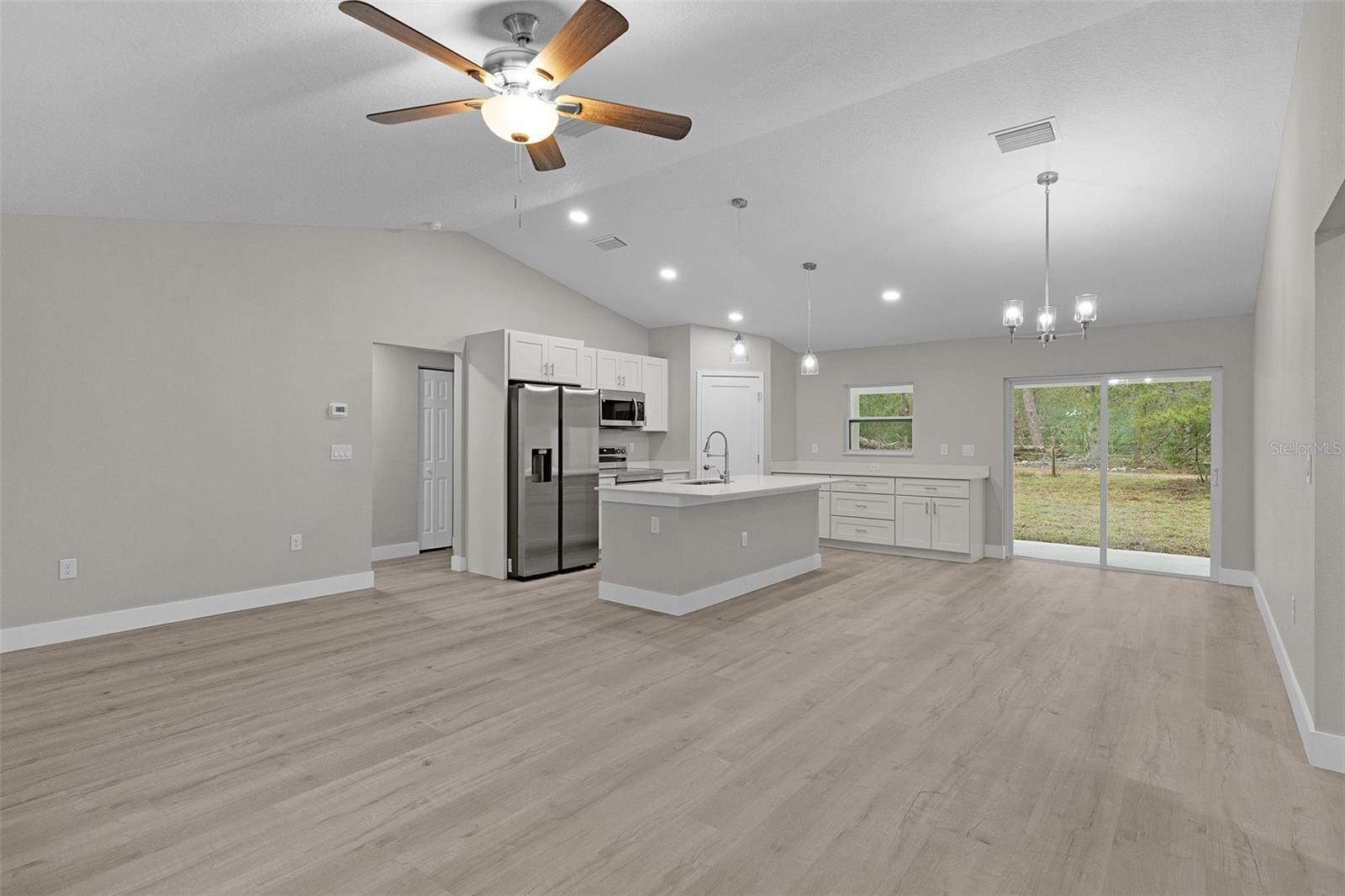 SILVER SPGS SHORES UN 31 - Residential