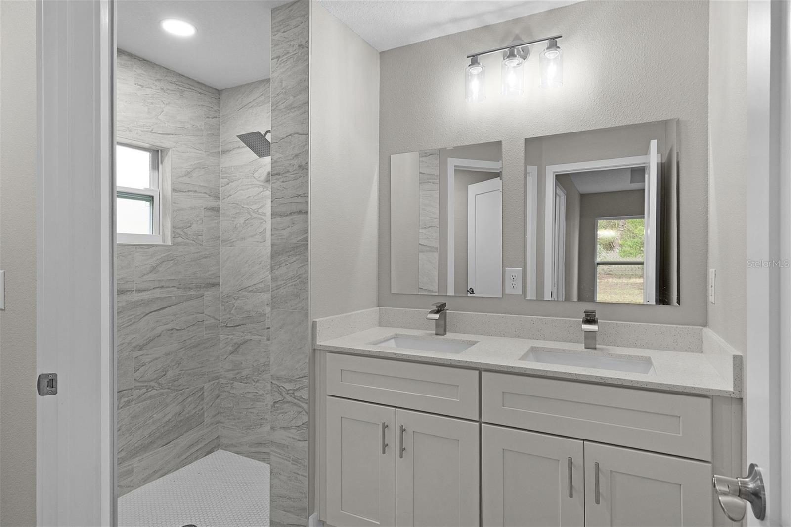 SILVER SPGS SHORES UN 31 - Residential