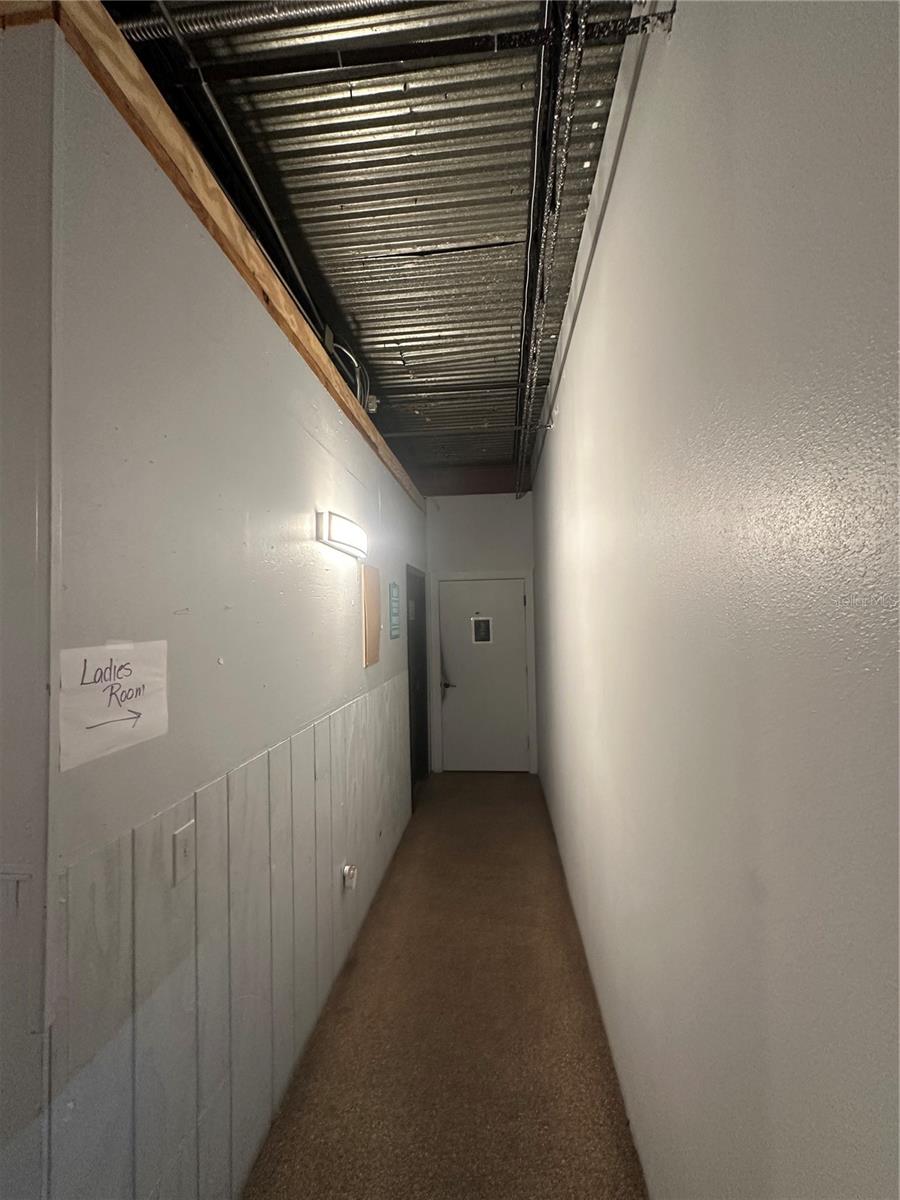 SOUTH VENICE UN 4 - Commercial Lease