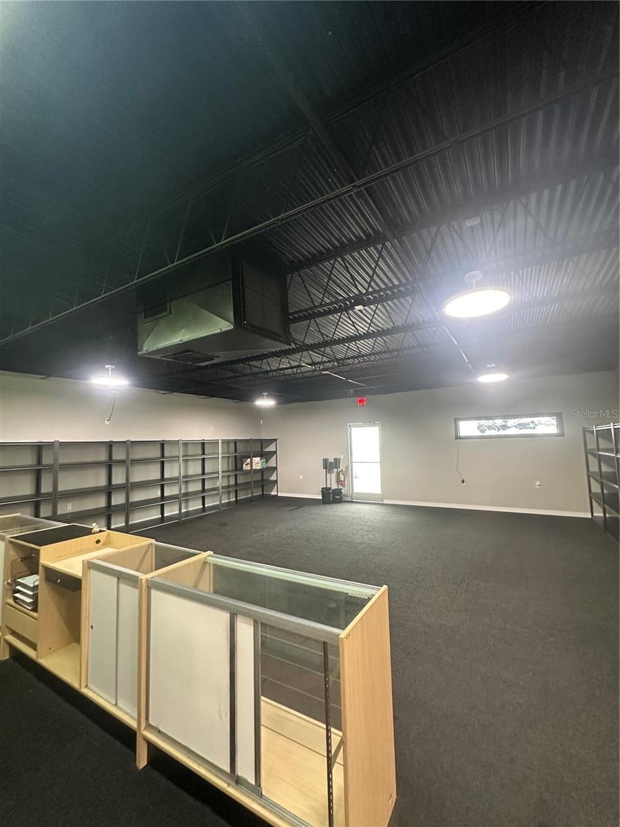 SOUTH VENICE UN 4 - Commercial Lease