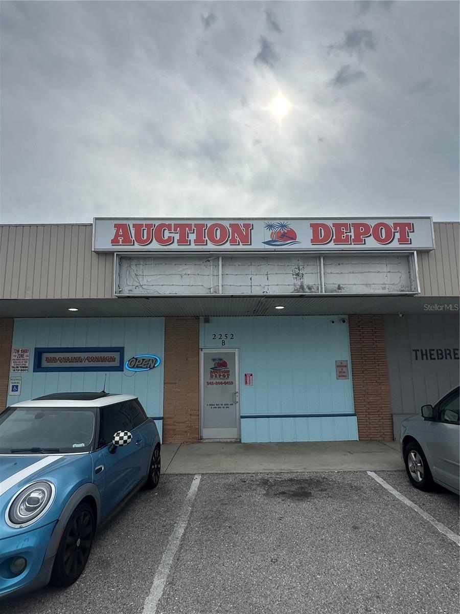 SOUTH VENICE UN 4 - Commercial Lease