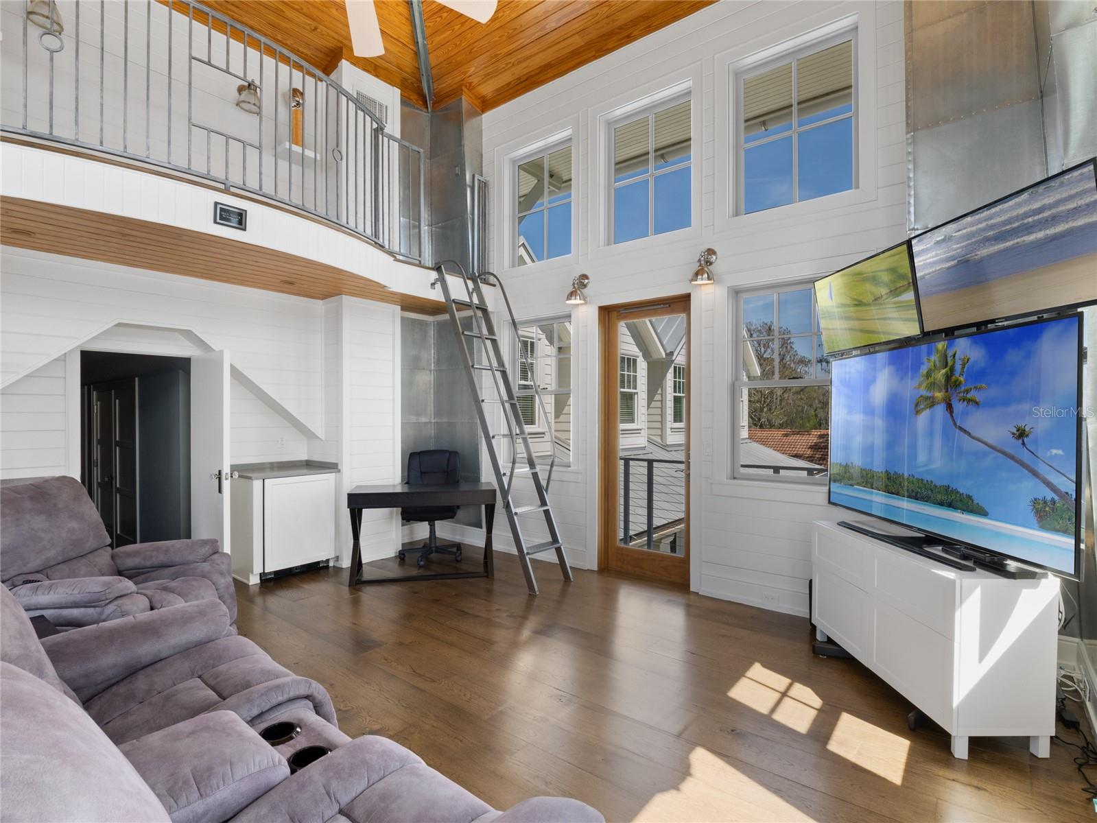 CYPRESS SHORES - - Residential