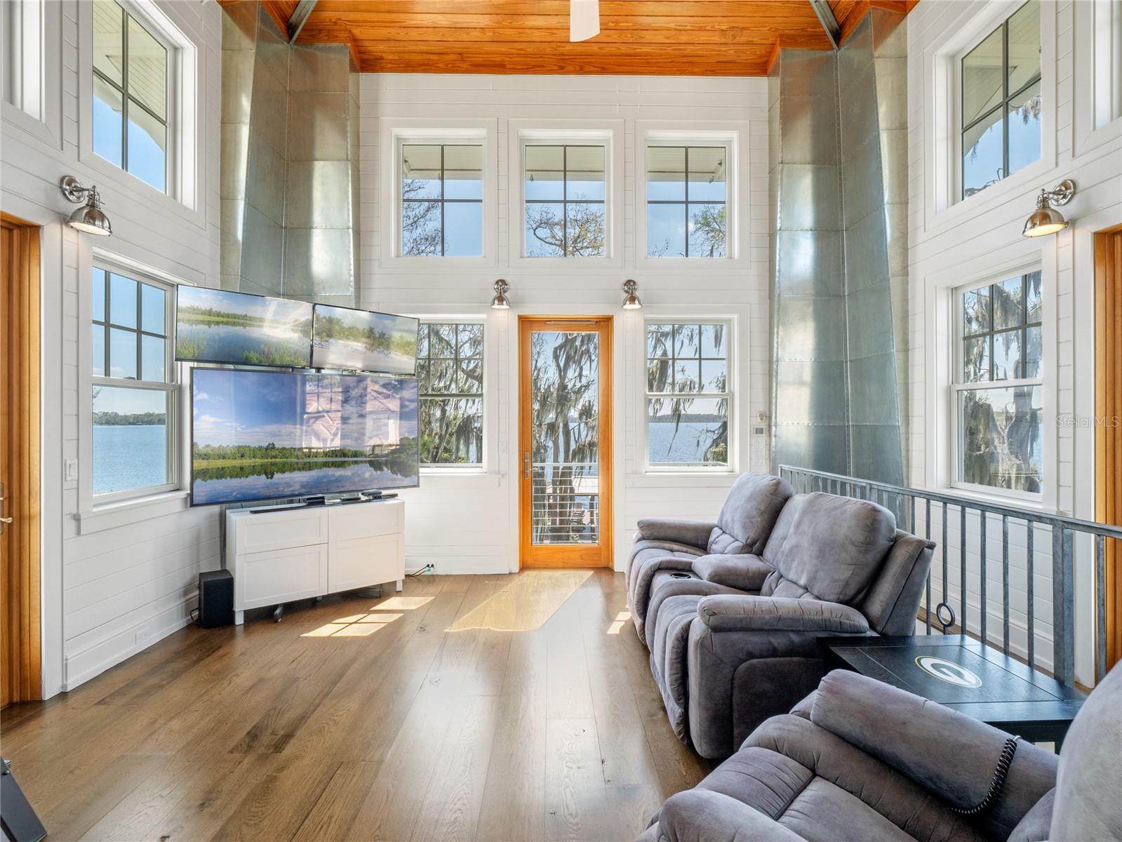 CYPRESS SHORES - - Residential