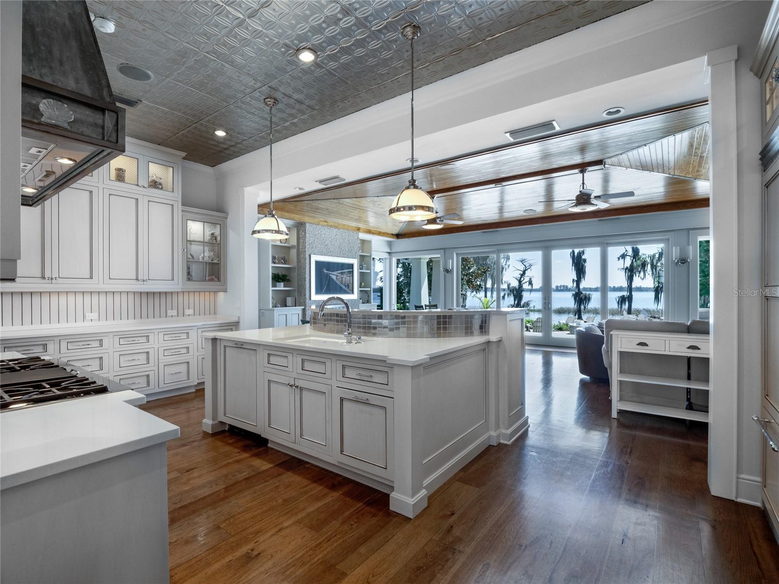 CYPRESS SHORES - - Residential