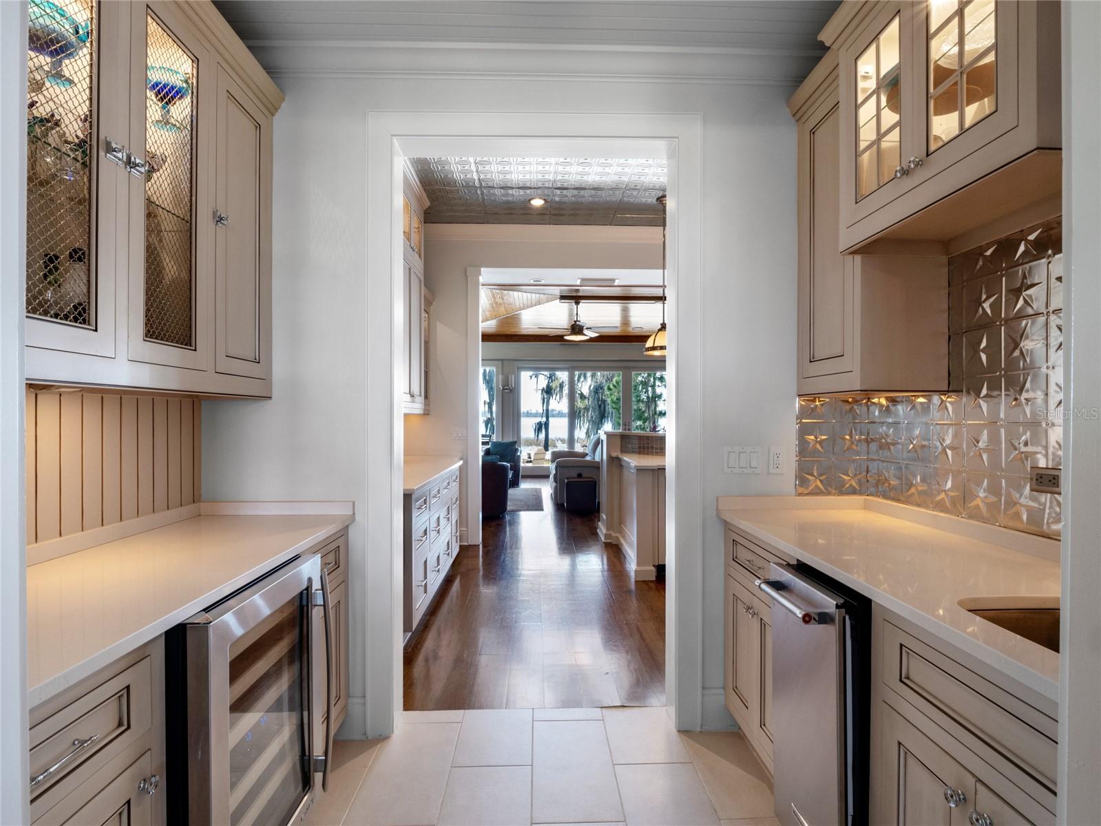 CYPRESS SHORES - - Residential