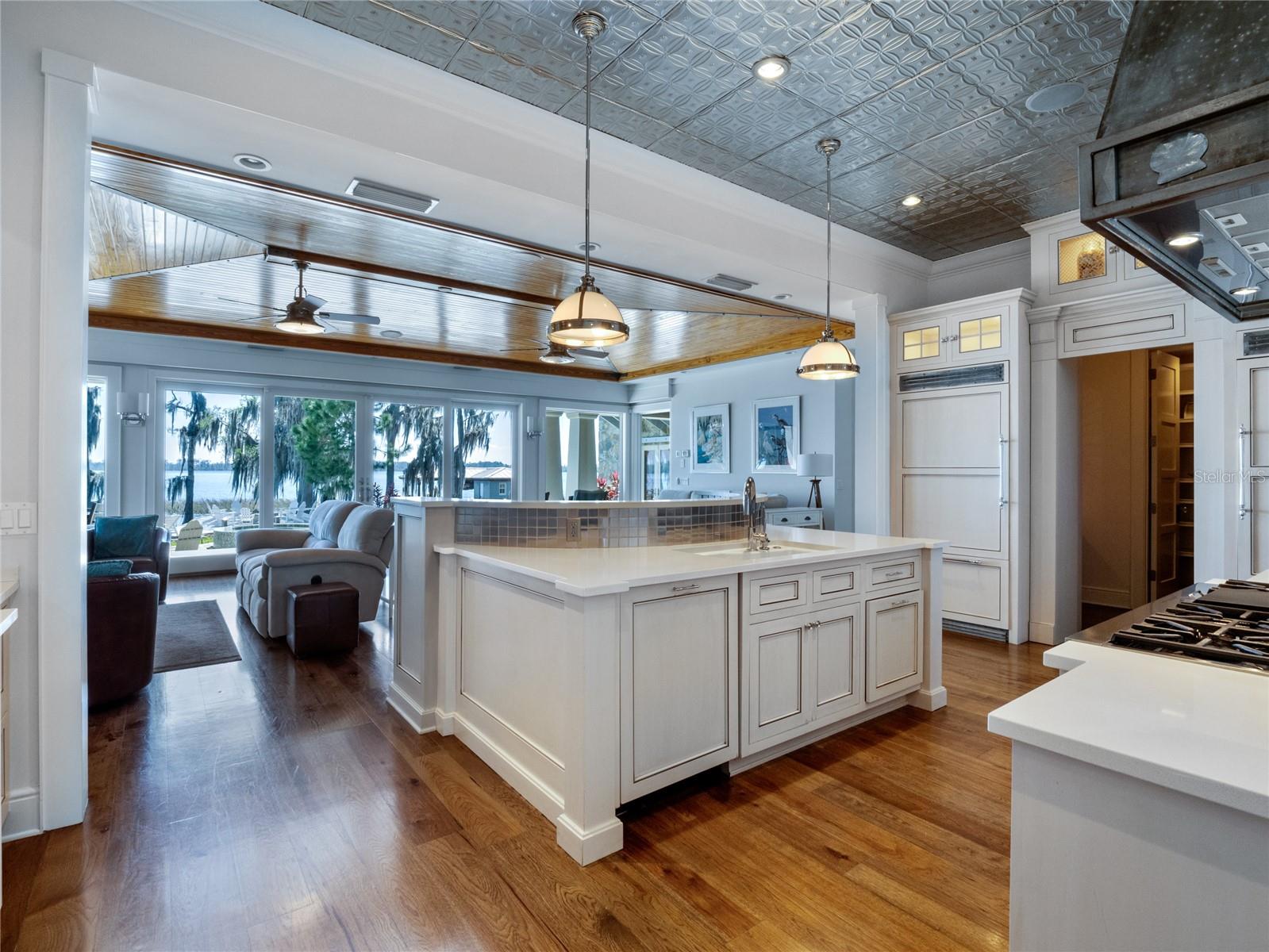 CYPRESS SHORES - - Residential