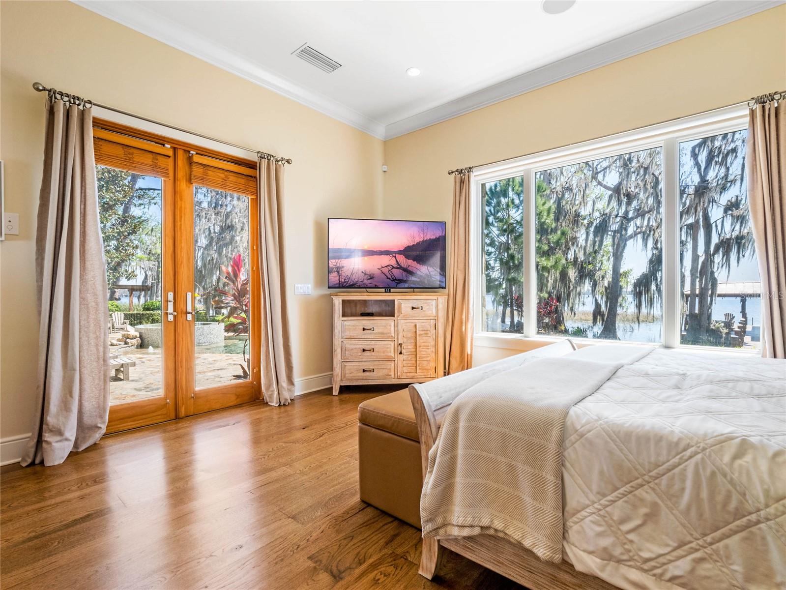 CYPRESS SHORES - - Residential