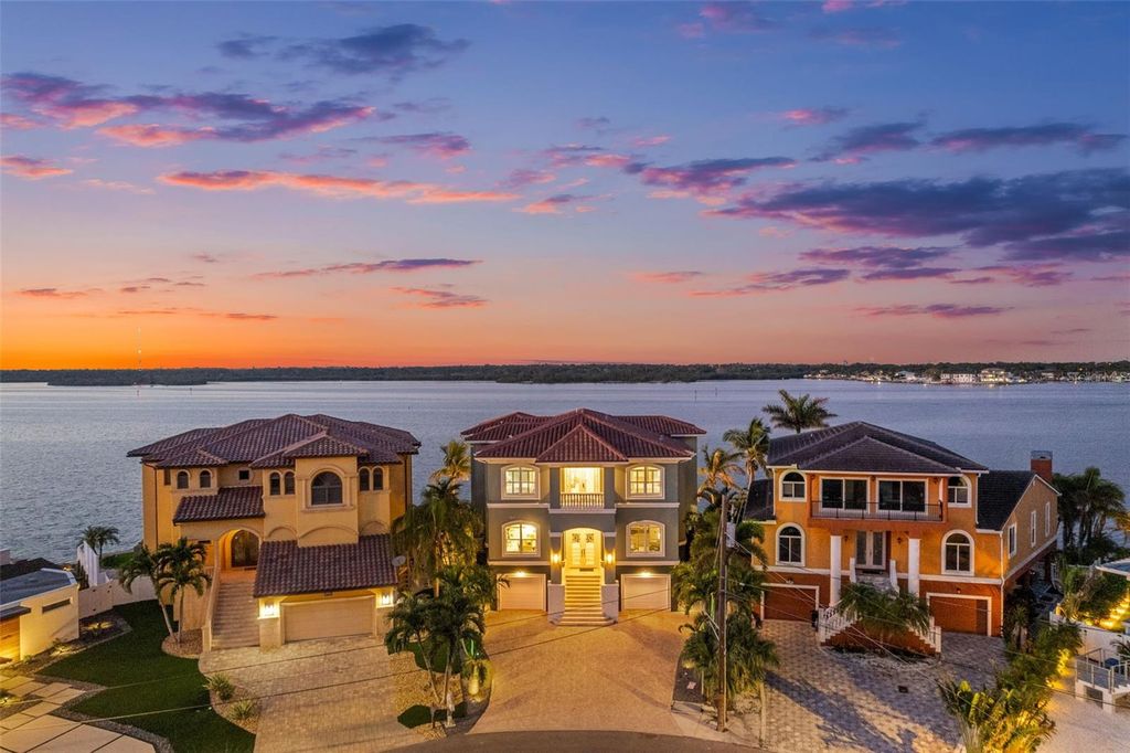 Photo of 16365 Redington Dr, Redington Beach, FL 33708 (MLS # TB8388894)