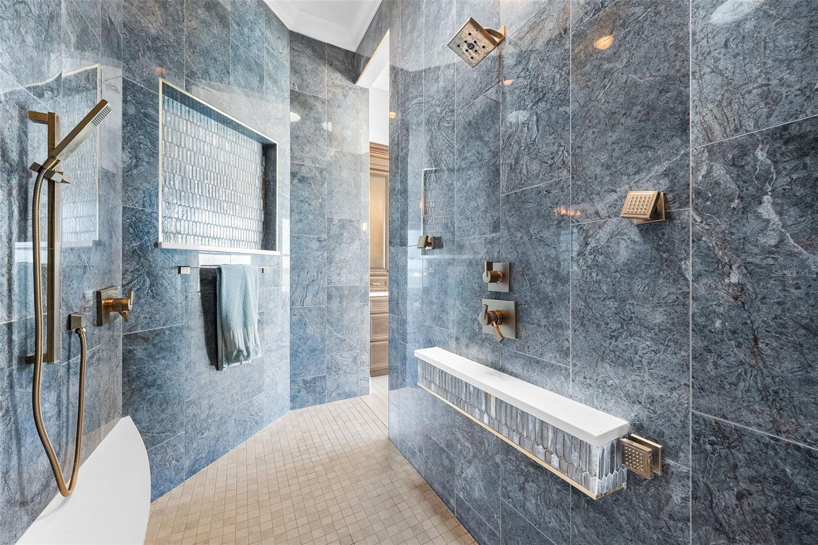 REDINGTON BEACH HOMES 5TH ADD - Residential