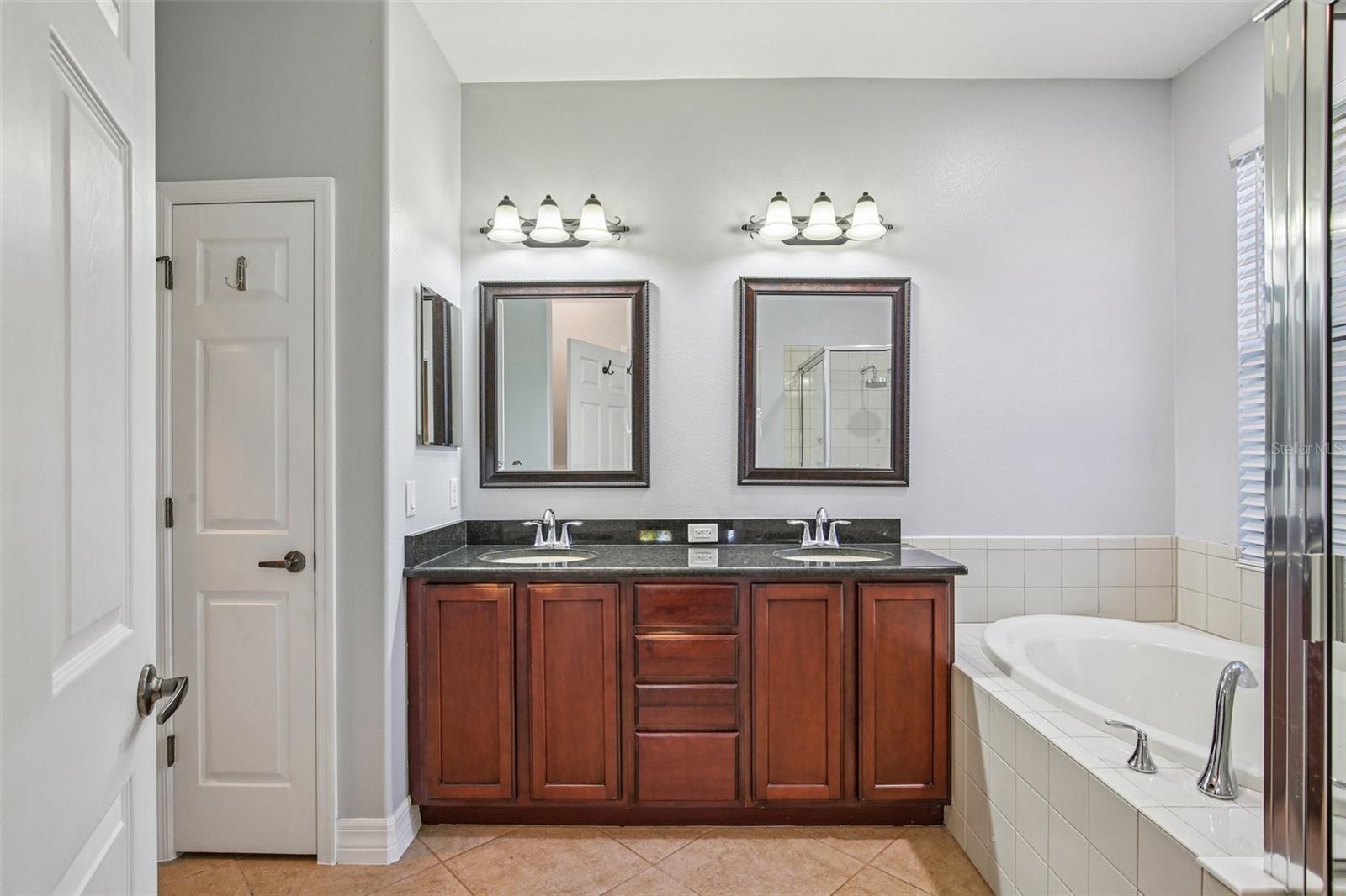 TOULON PH 1 - Residential